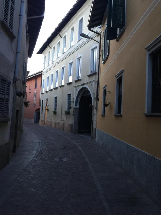 Epicuro Guest House Somma Lombardo Bagian luar foto